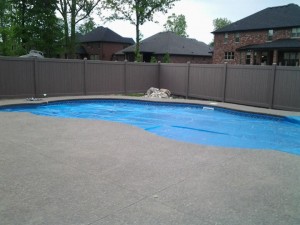 weathered blend vinyl fence in lasalle