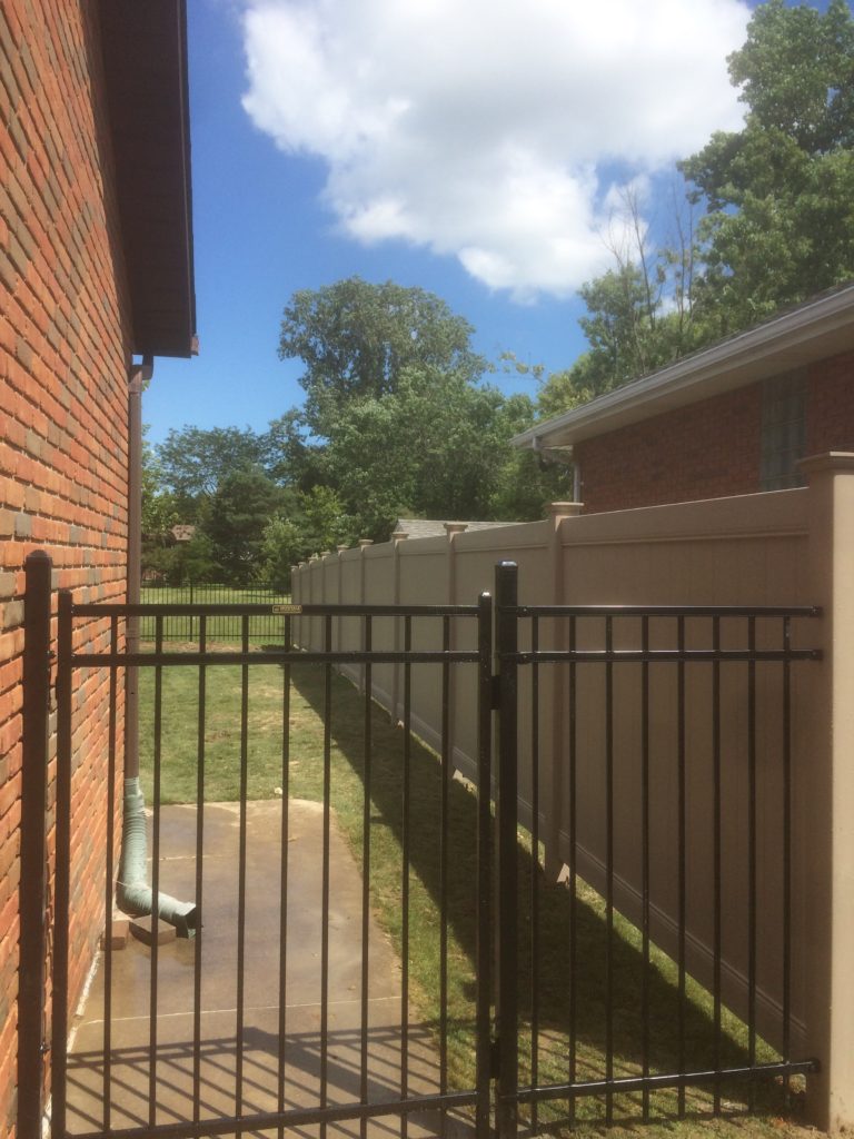 Fences Windsor Fence Contractors Privacy Fences Windsor Ontario Decks and Fences by Ryan