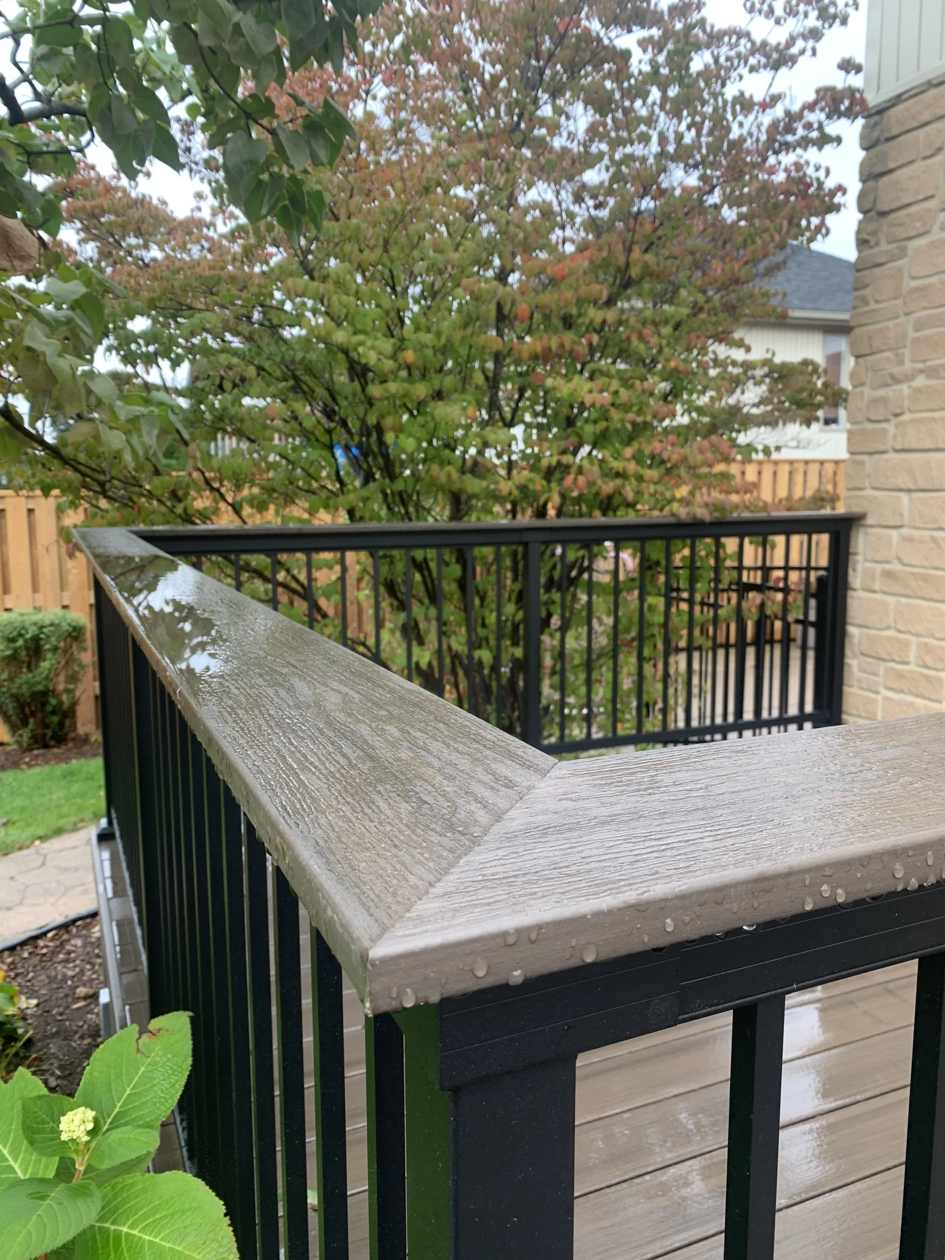 composite deck with aluminum railings