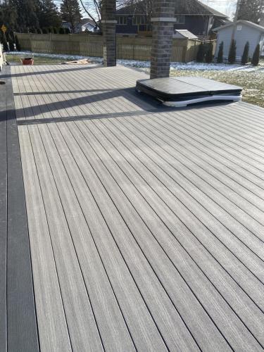 deckorators deck installed with CAMO screws